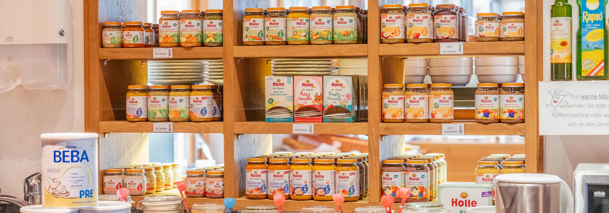Babykostbuffet mit Obst, Gemüse und Breie von Holle